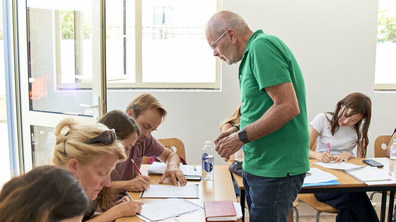 Profesores calificados y cercanos